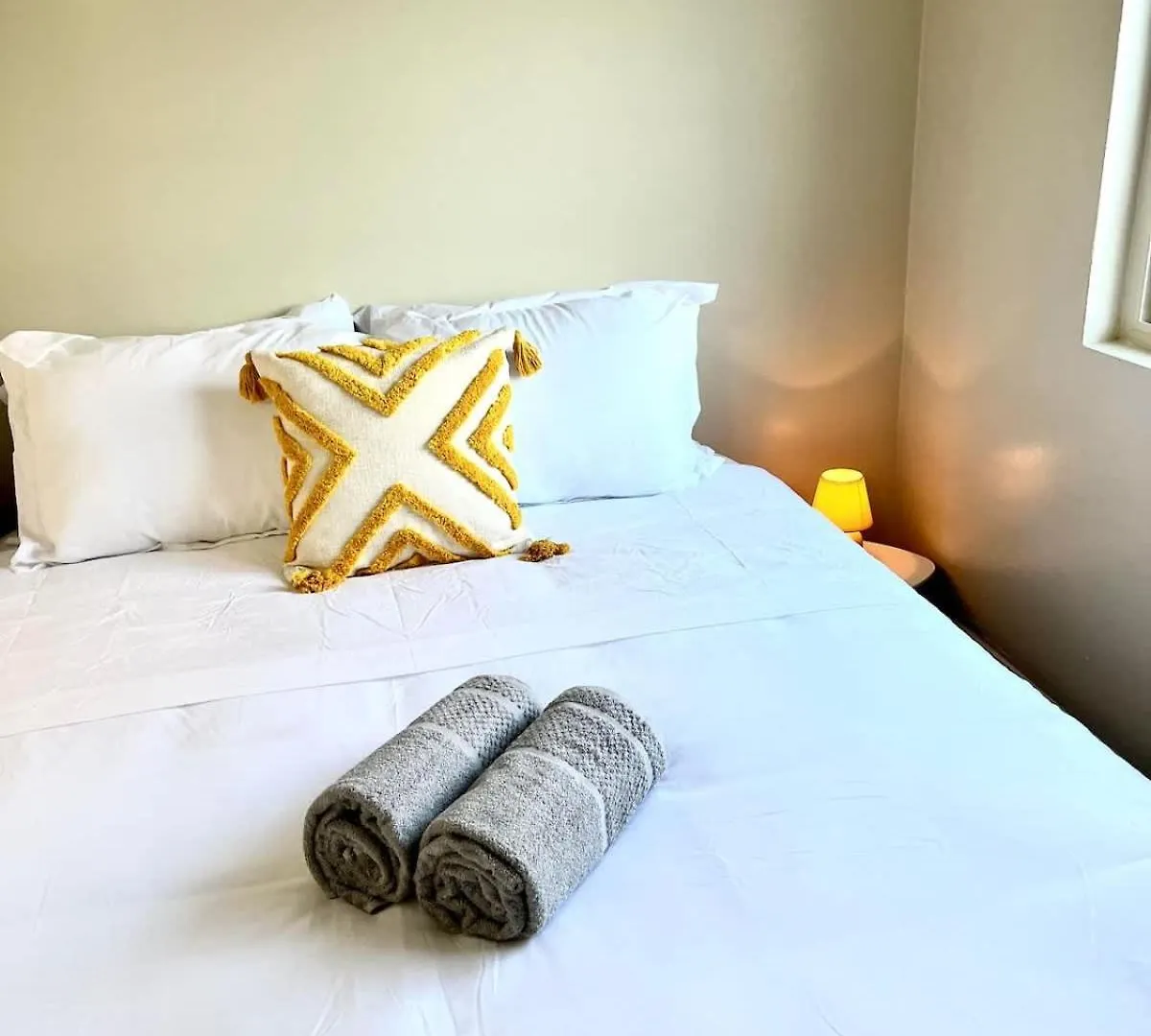 Bright & Cozy 2 Bed Home Private Parking Pittsburgh 0*,