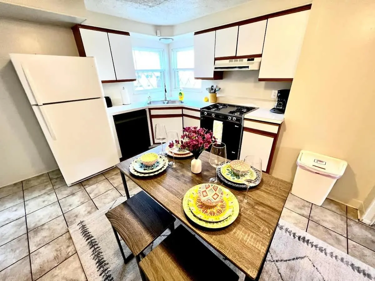Holiday home Bright & Cozy 2 Bed Home Private Parking Pittsburgh United States