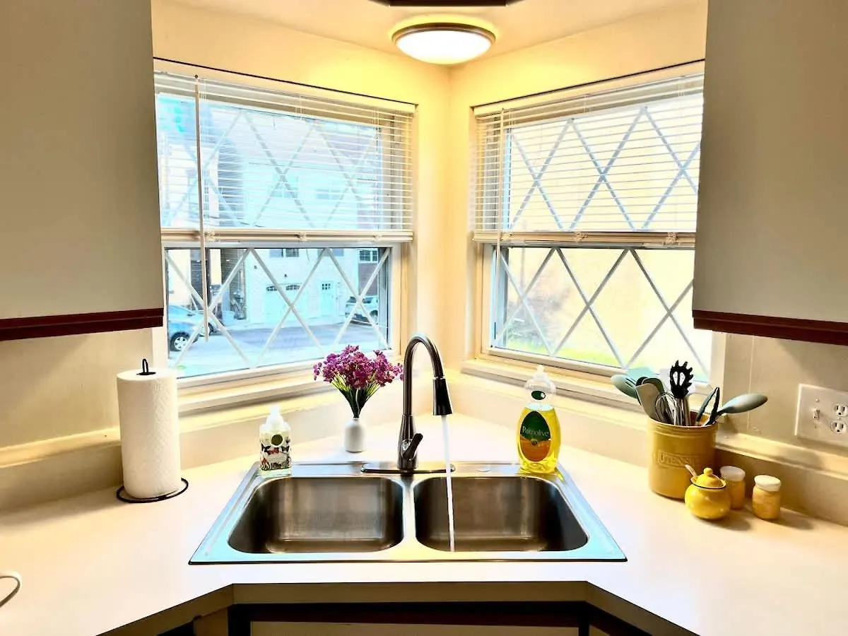 Holiday home Bright & Cozy 2 Bed Home Private Parking Pittsburgh United States
