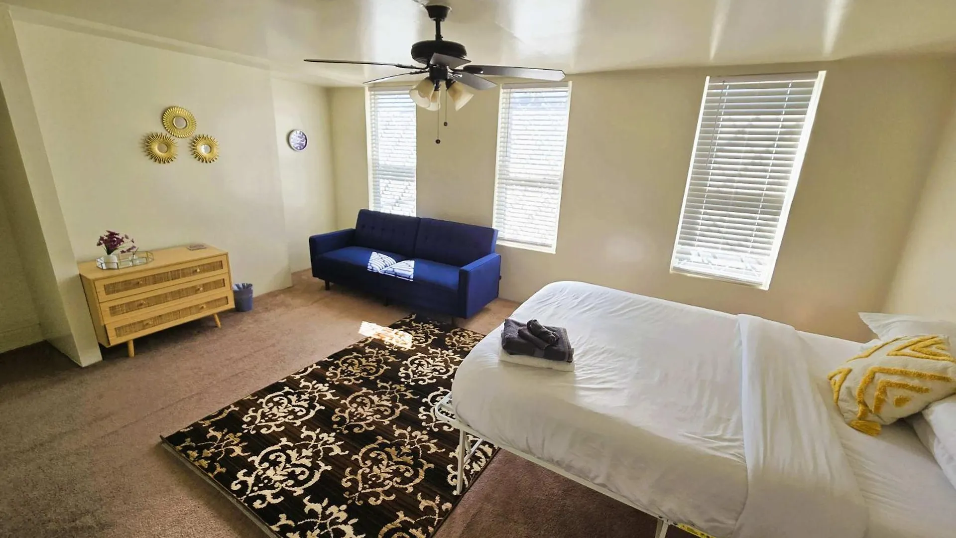 Holiday home Bright & Cozy 2 Bed Home Private Parking Pittsburgh