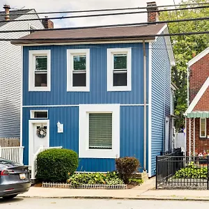 Pet-friendly - 100 Feet To Walnut Street Holiday home